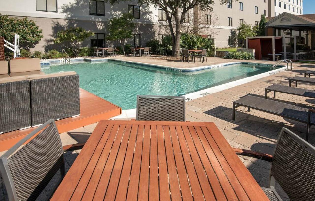 Hilton Garden Inn Las Colinas Irving Exteriör bild