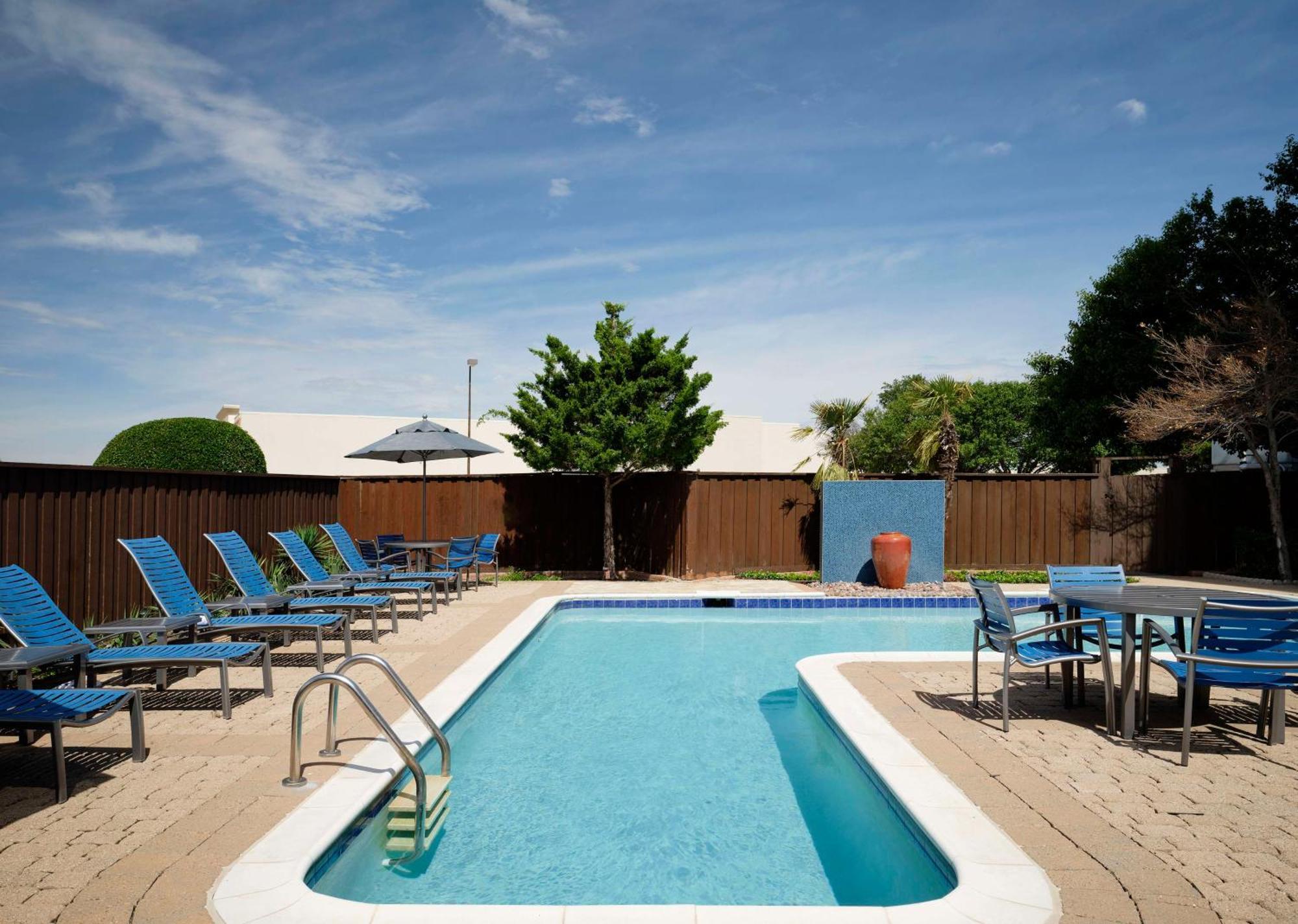 Hilton Garden Inn Las Colinas Irving Exteriör bild