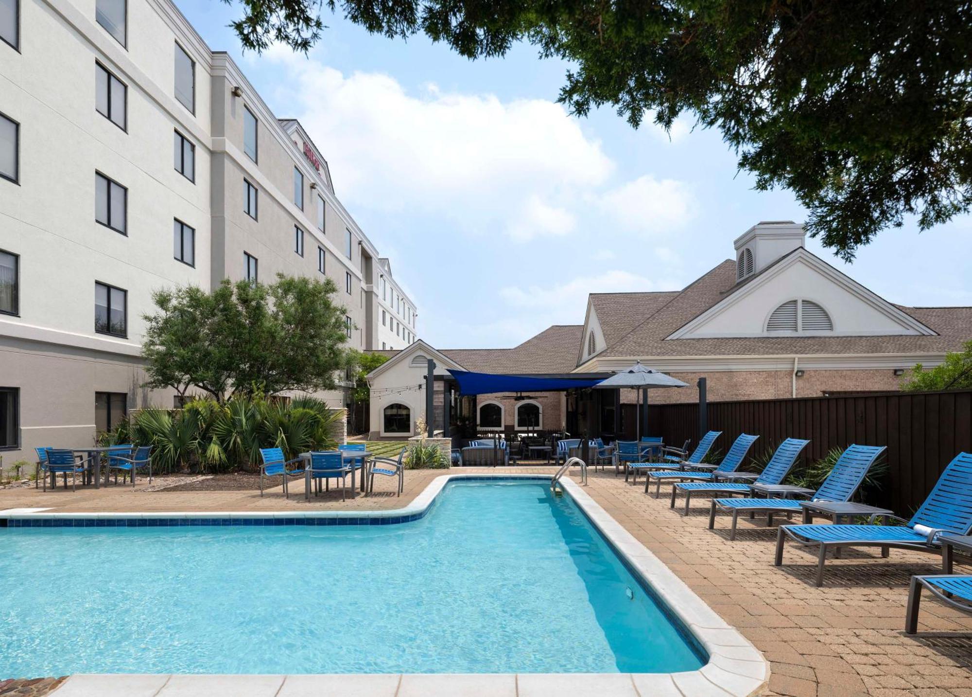 Hilton Garden Inn Las Colinas Irving Exteriör bild