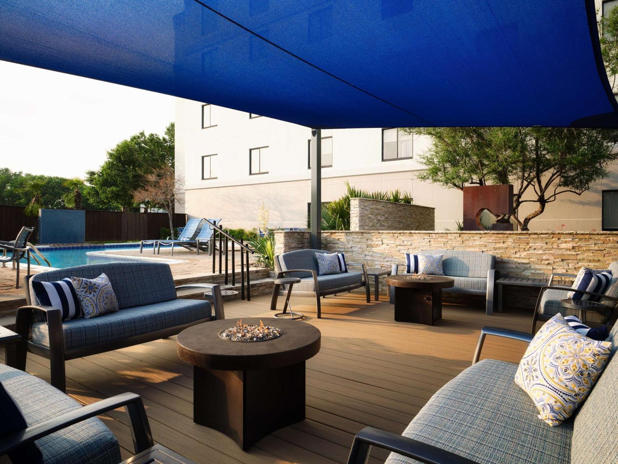 Hilton Garden Inn Las Colinas Irving Exteriör bild