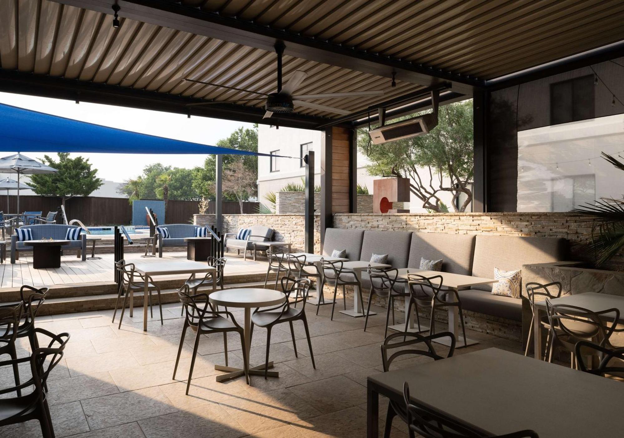 Hilton Garden Inn Las Colinas Irving Exteriör bild
