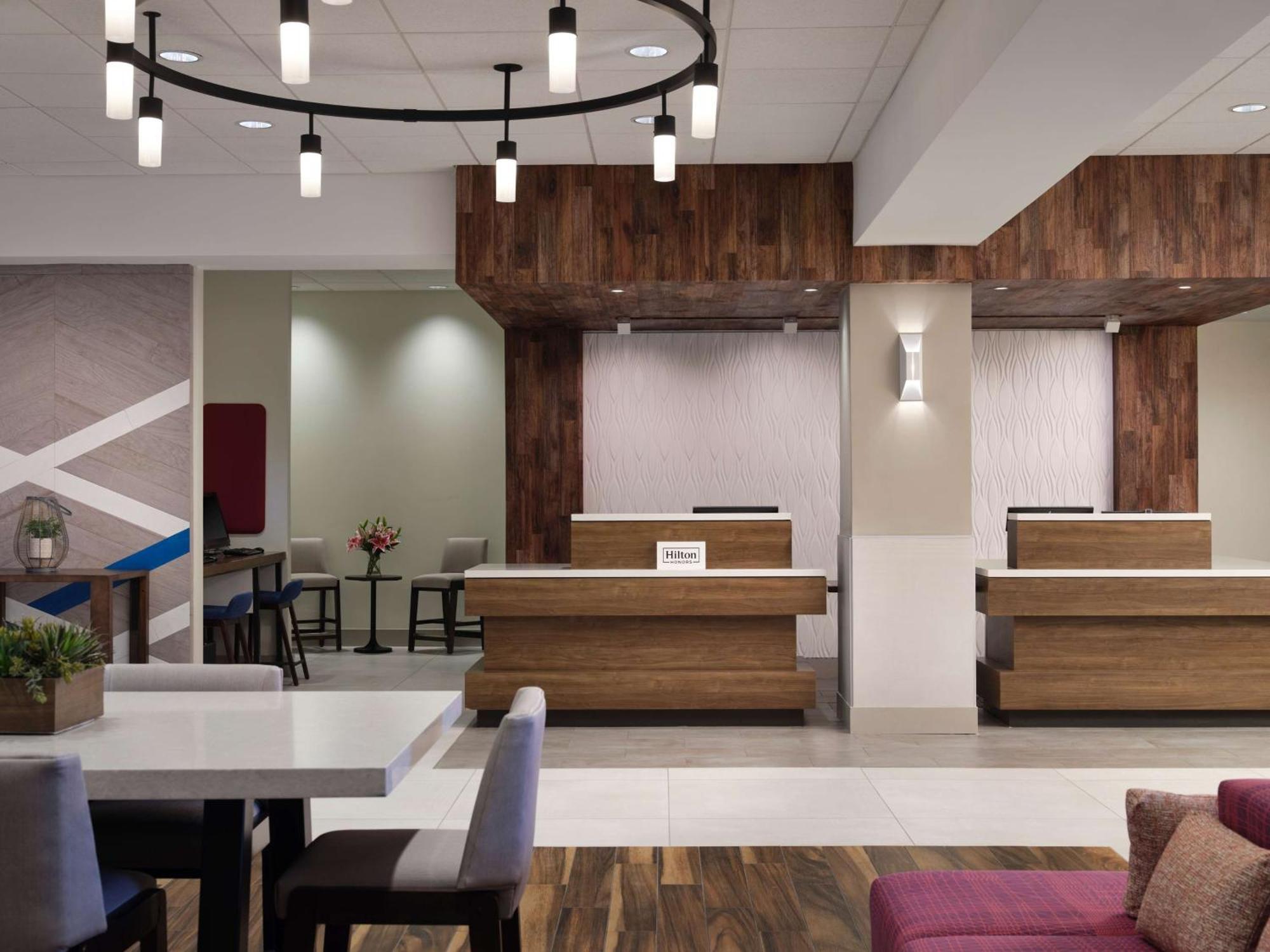 Hilton Garden Inn Las Colinas Irving Exteriör bild